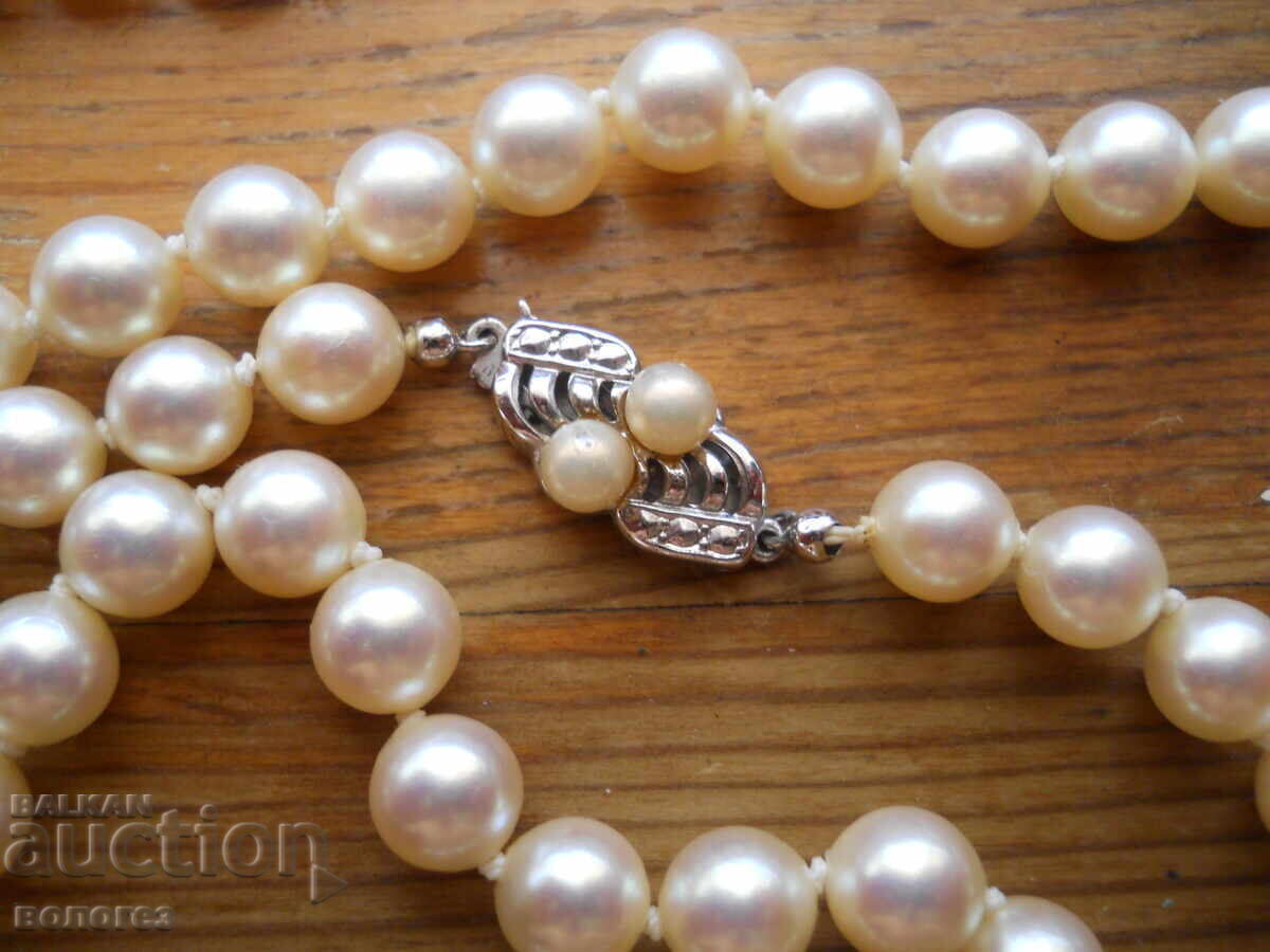 Pearl necklace with a silver clasp with price 24.00 BGN | € 12.27