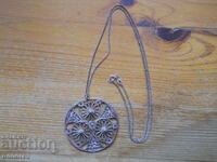 Lanț și medalion vechi din argint, filigranate