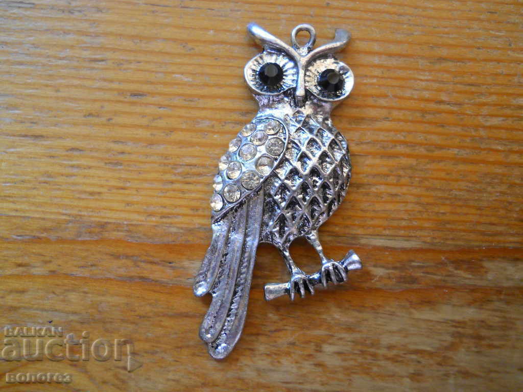 Large medallion - owl Large medallion - owl