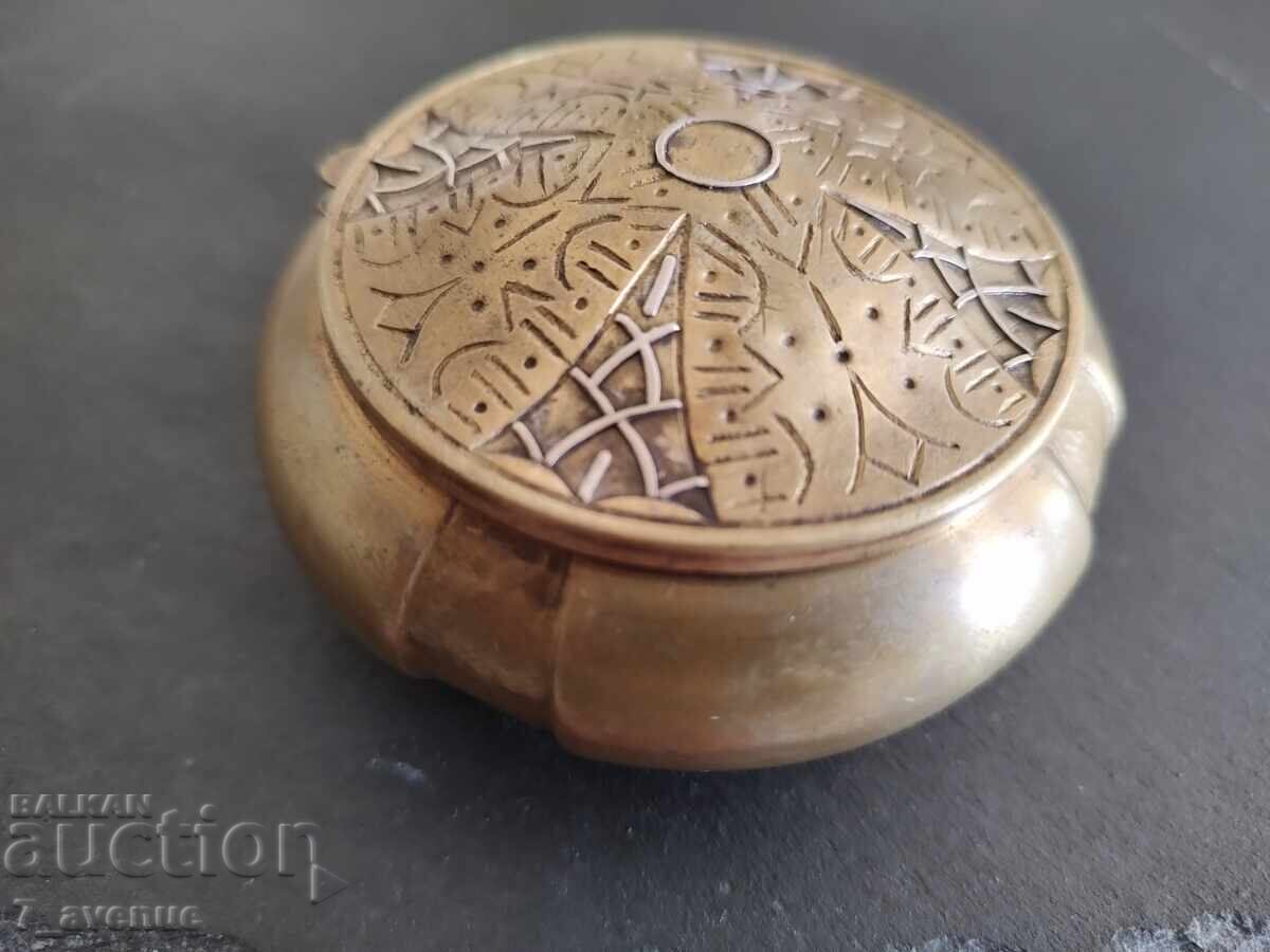 Decorative box, decoration ornament, 15.08.2025 with price 69.00 BGN | € 35.28