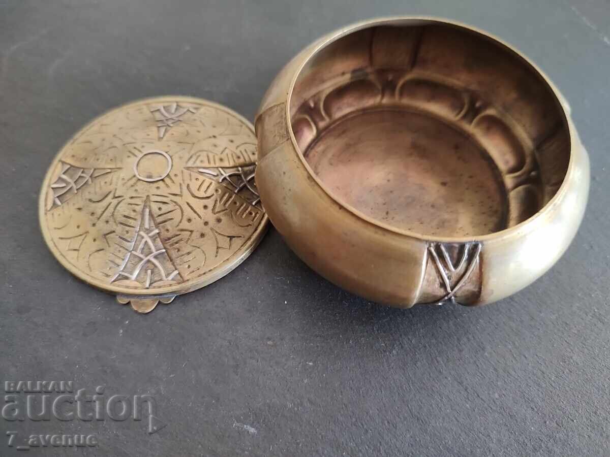 Auction  Decorative box, decoration ornament, 15.08.2025