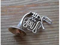 Medalion argintiu corn francez cu aurire