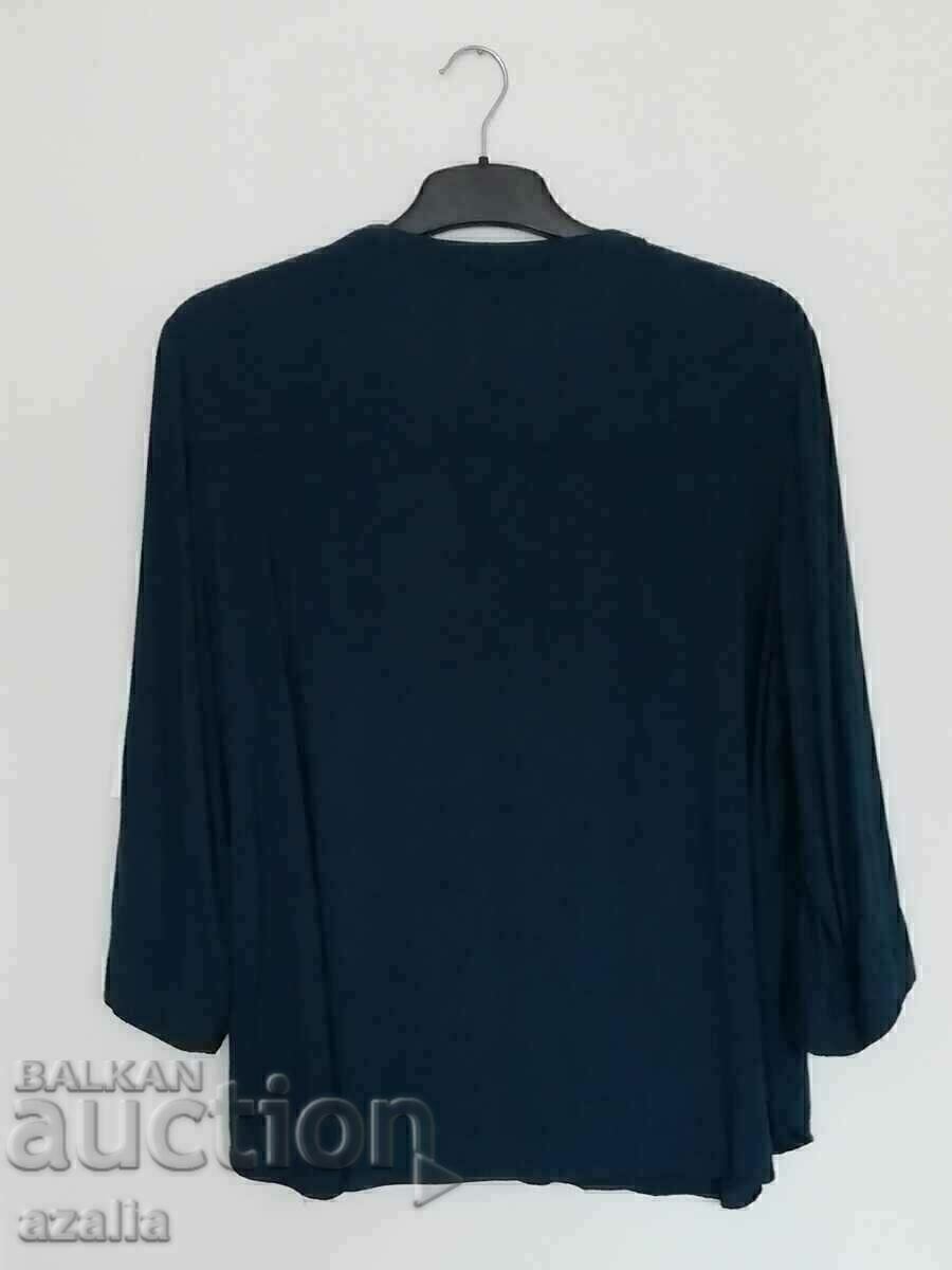 Olive green women's tunic/blouse, size 46 with price 14.00 BGN | € 7.16 Olive green women's tunic/blouse, size 46 with price 14.00 BGN | € 7.16