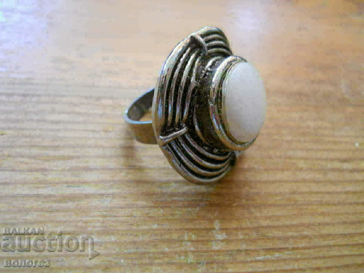 Old mother-of-pearl ring with price 5.00 BGN | € 2.56