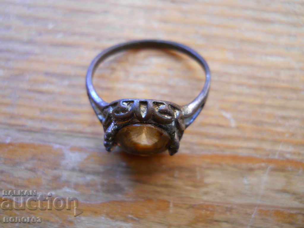 Παλιό δαχτυλίδι με πέτρα με τιμή 4.00 BGN | € 2.05