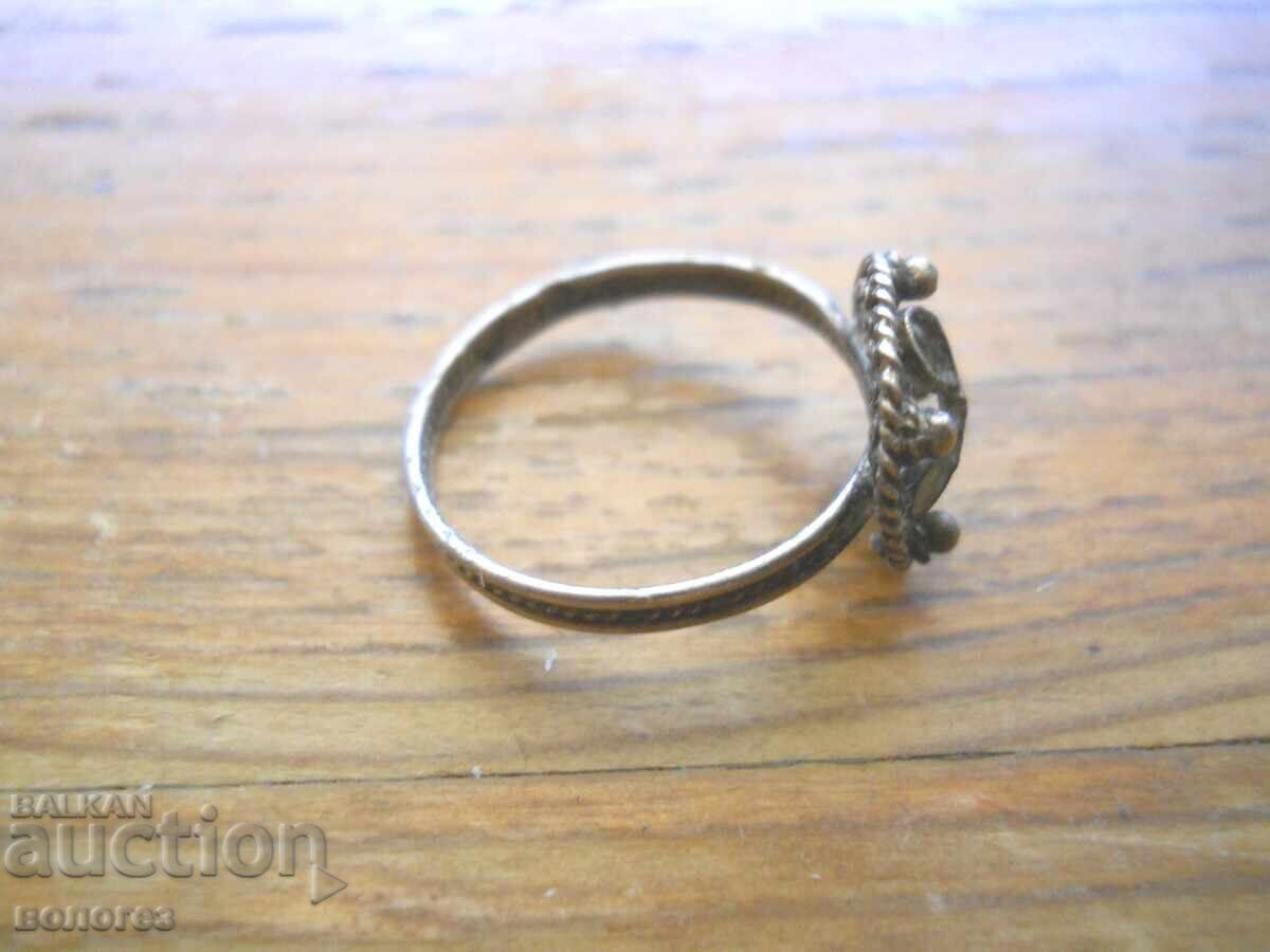 Старинен сребърен филигранен пръстен с цена 7.00 лв. | € 3.58 Старинен сребърен филигранен пръстен с цена 7.00 лв. | € 3.58