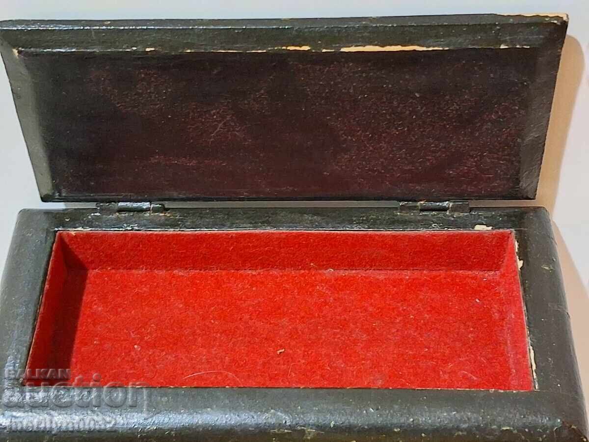 Delivery of Wooden hand-painted jewelry box lacquer miniature