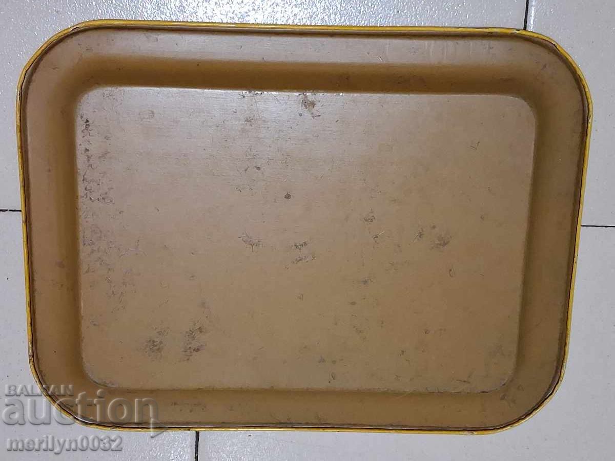 Licitație Tavă veche cu imprimeu colorat cu geishă, tavă, platou, tepsi Licitație Tavă veche cu imprimeu colorat cu geishă, tavă, platou, tepsi