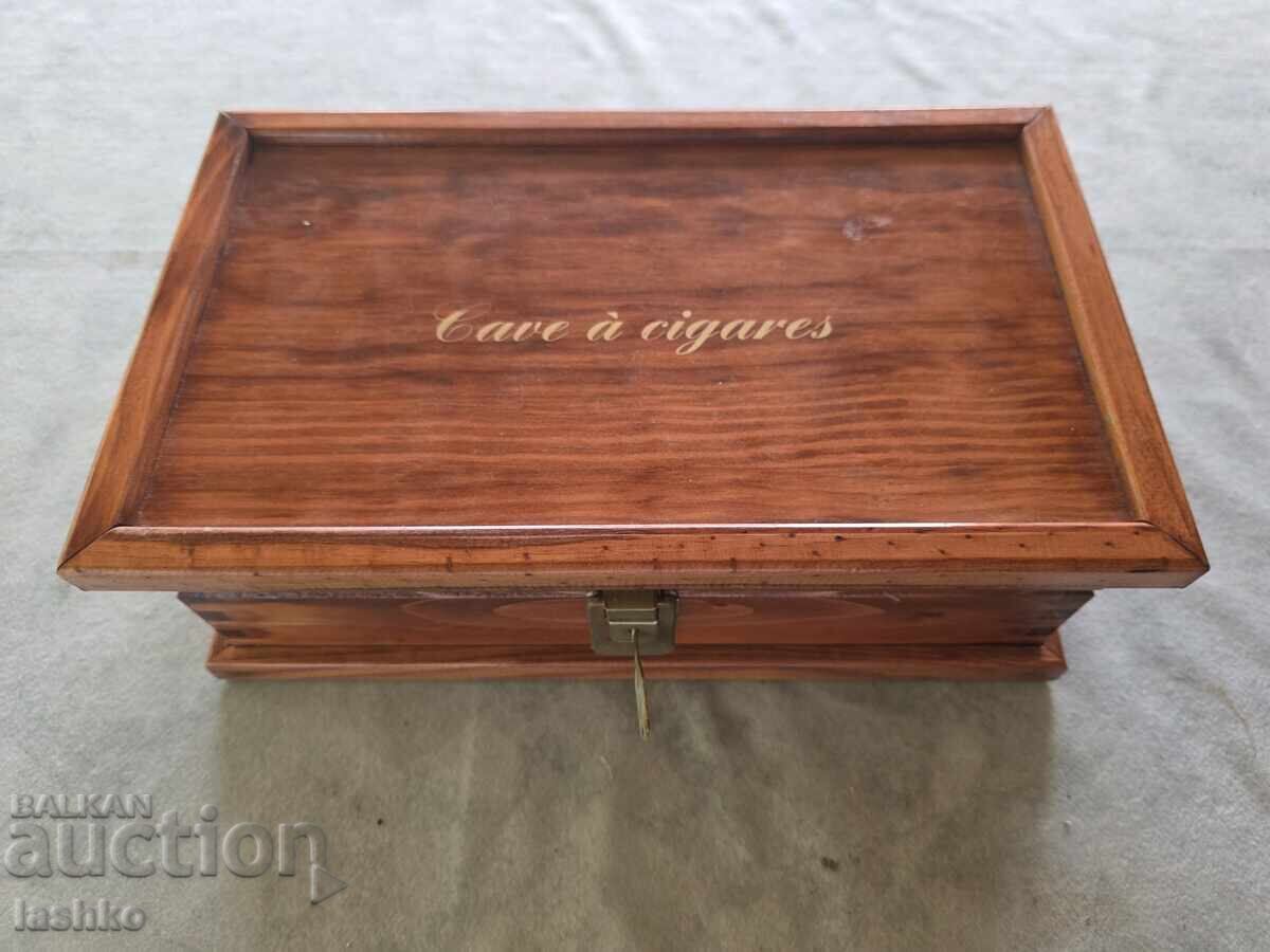 Хумидор, кутия за пури Хумидор, кутия за пури