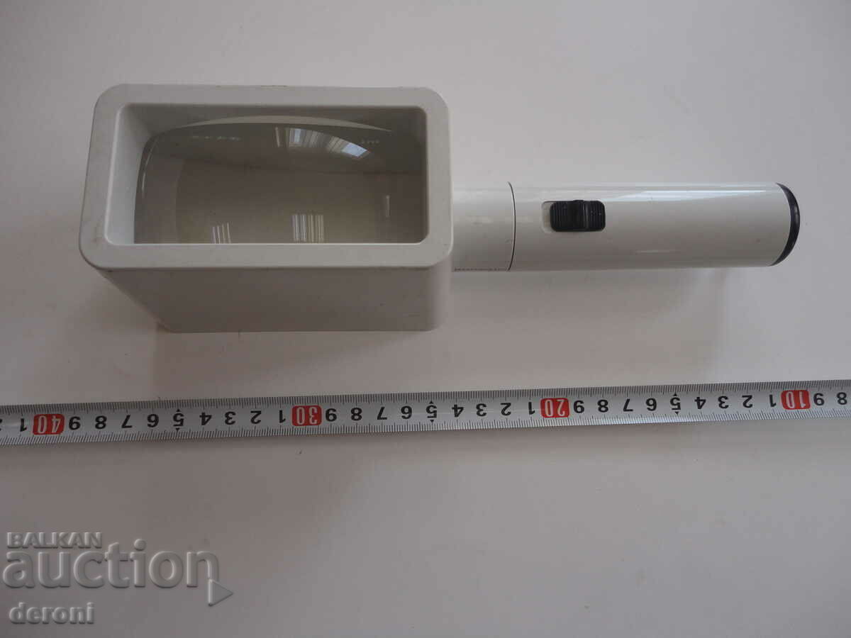 Страхотна немска лупа ESchenbach със светлина 3x Страхотна немска лупа ESchenbach със светлина 3x