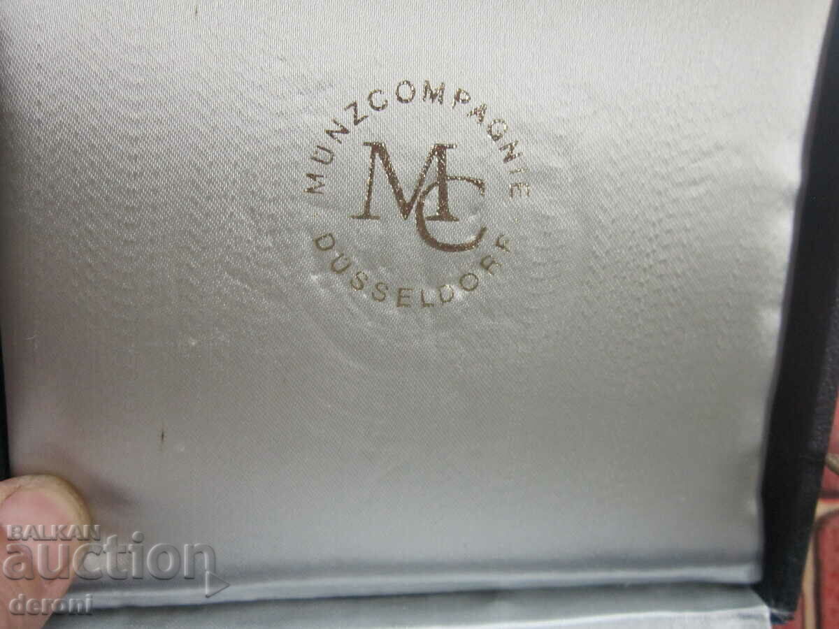 Δημοπρασία Μετάλλιο ζωγραφικής πορσελάνης πορσελάνη στο κουτί 2 Δημοπρασία Μετάλλιο ζωγραφικής πορσελάνης πορσελάνη στο κουτί 2