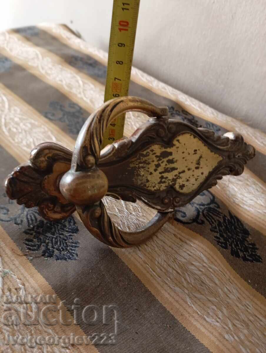 Ciocan de ușă vintage cu preț 25.00 BGN | € 12.78 Ciocan de ușă vintage cu preț 25.00 BGN | € 12.78