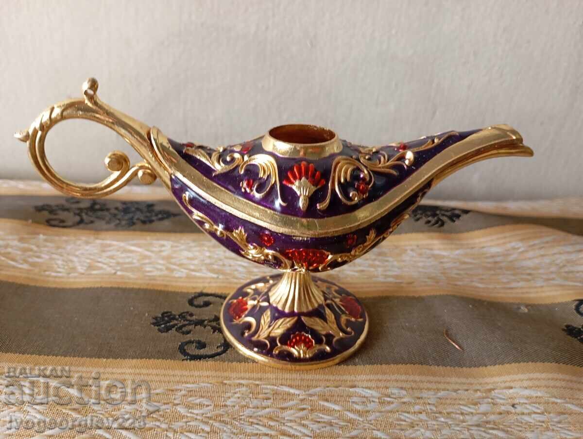 Aladdin-style lamp for decoration