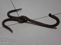 Старинна кована кука за дране, двоен ченгел