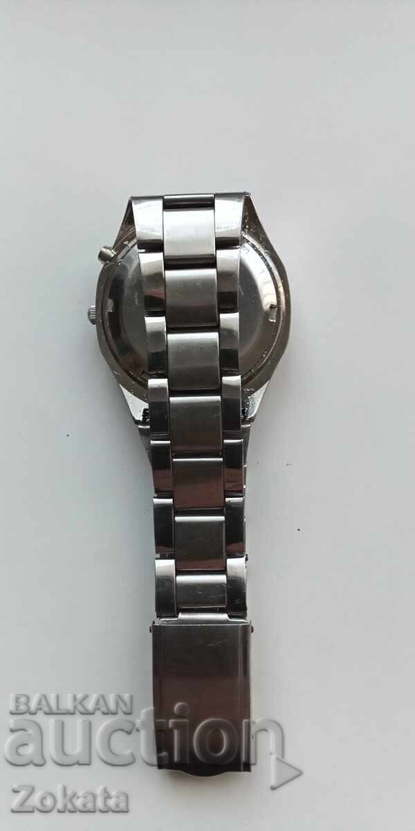 Ρολόι χαλαζία. Δουλεύει. με τιμή € 12.78 | 25.00 BGN