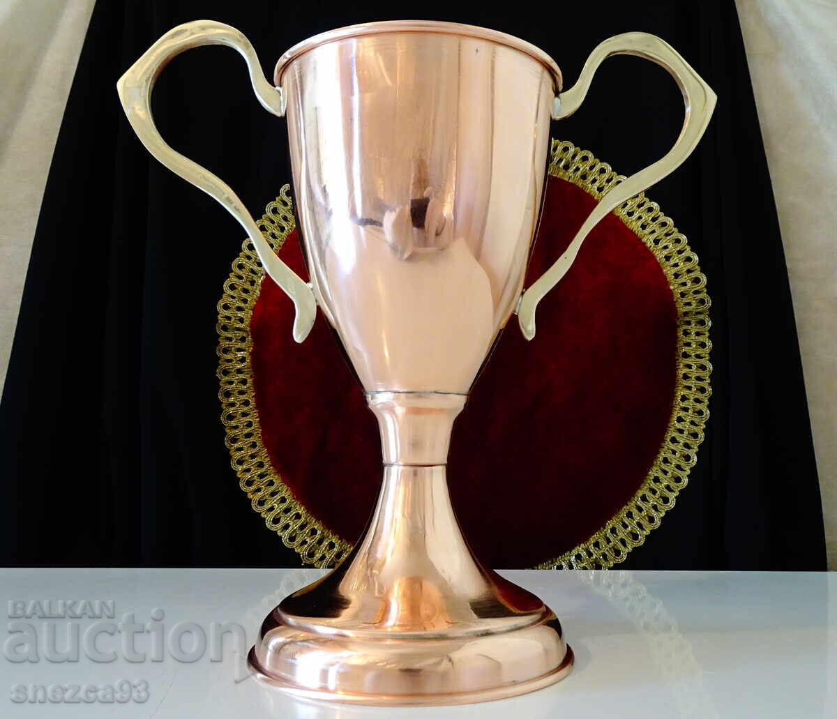 Меден бокал,чаша 650 мл.,чиста червена мед. с цена 149.00 лв. | € 76.18