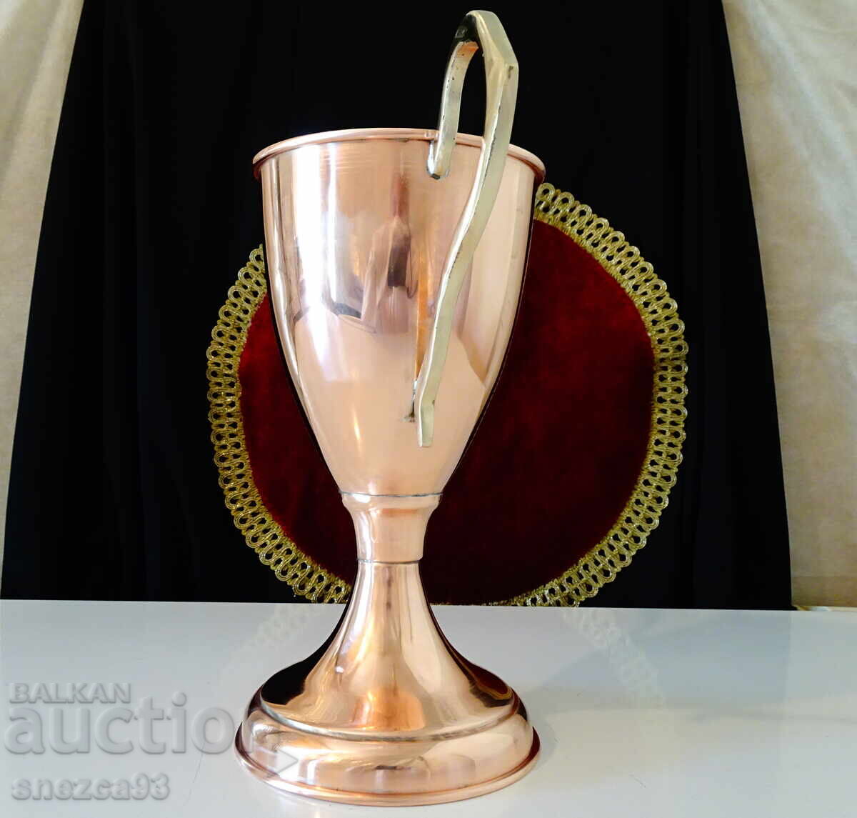 Доставка на Меден бокал,чаша 650 мл.,чиста червена мед.