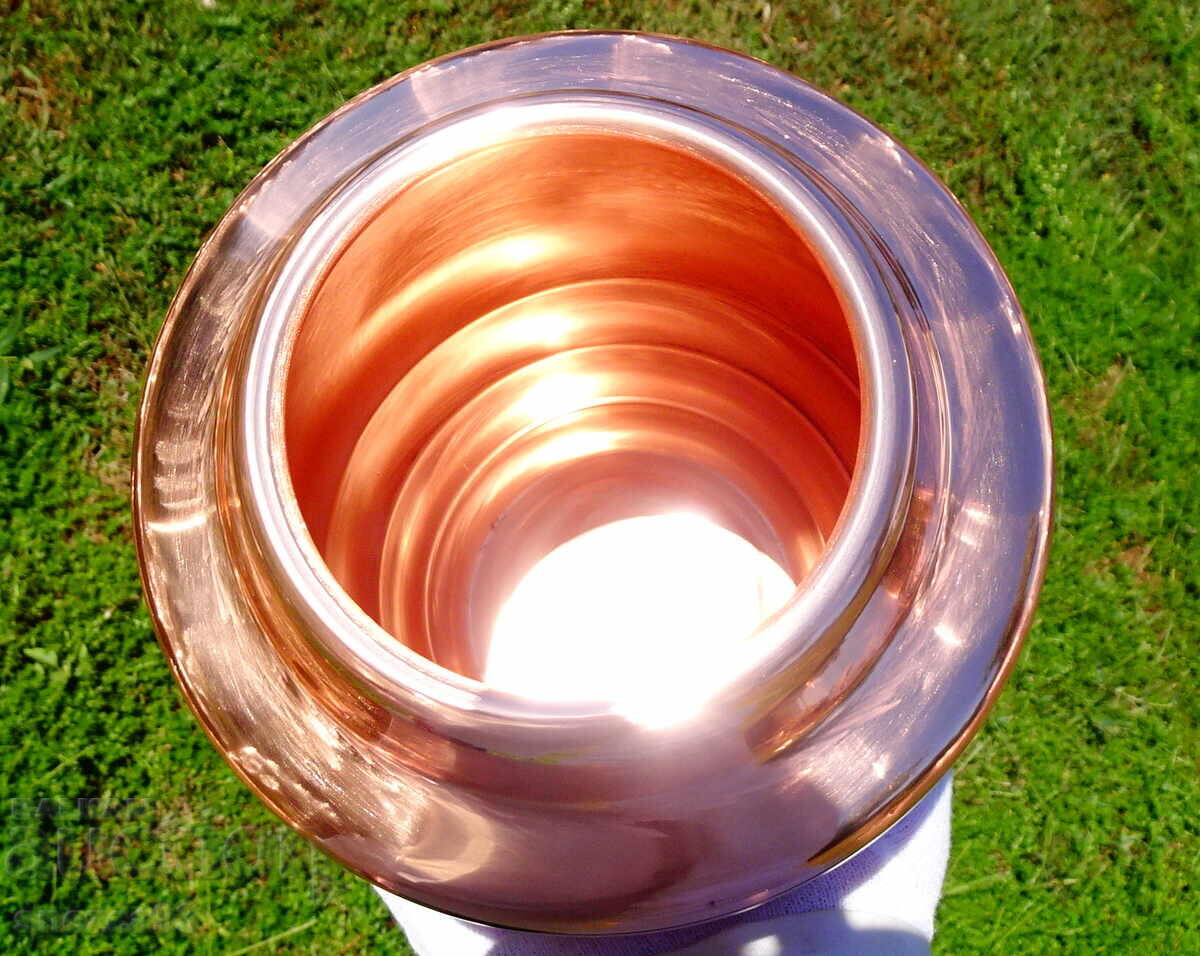 Copper jug, urn, copper vessel with lid 2 liters with price 199.00 BGN | € 101.75