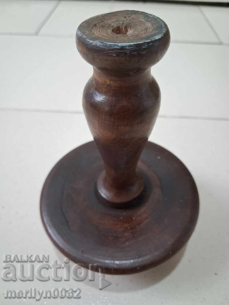 Livrarea Burete de lemn rindeluit cu floare de porțelan din lemn Livrarea Burete de lemn rindeluit cu floare de porțelan din lemn