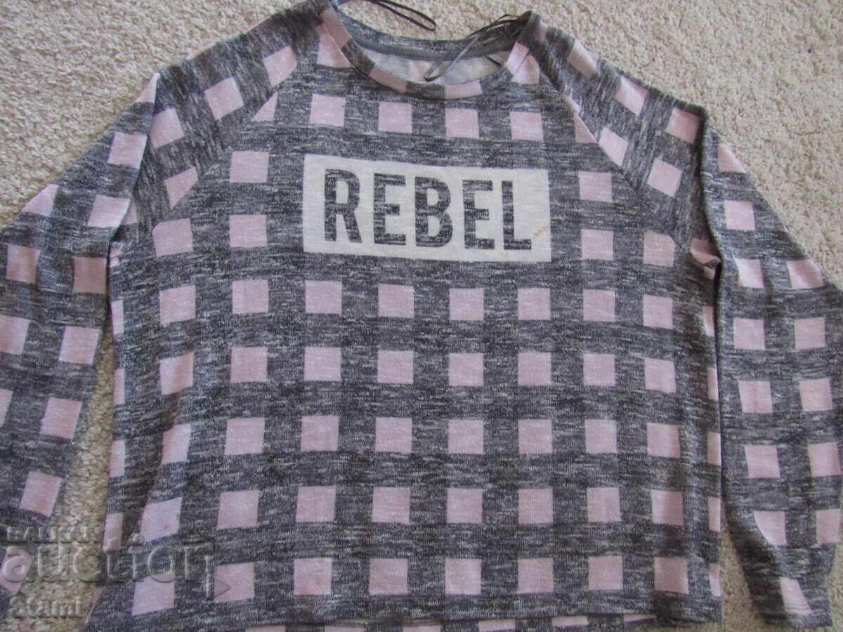 Bluză damă REBEL, mărimea M cu preț 7.00 BGN | € 3.58