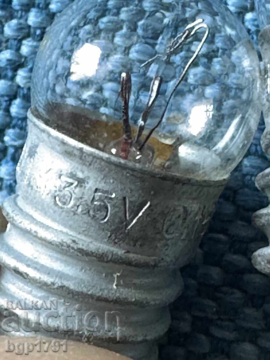 24 bucăți becuri de la Soc, 3,5 V cu preț 50.00 BGN | € 25.56