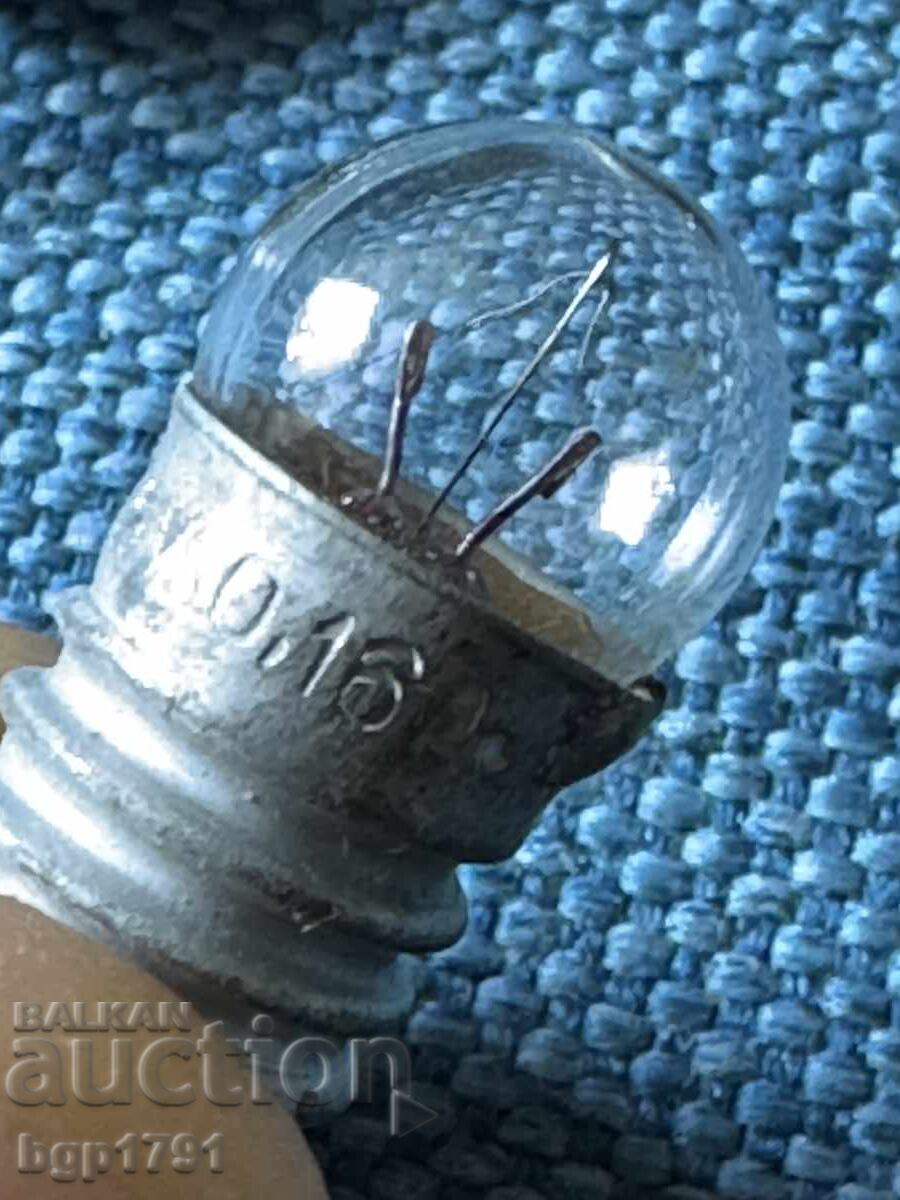 Δημοπρασία 24 τεμάχια λαμπτήρες από την Σοσιαλιστική περίοδο, 3,5 V