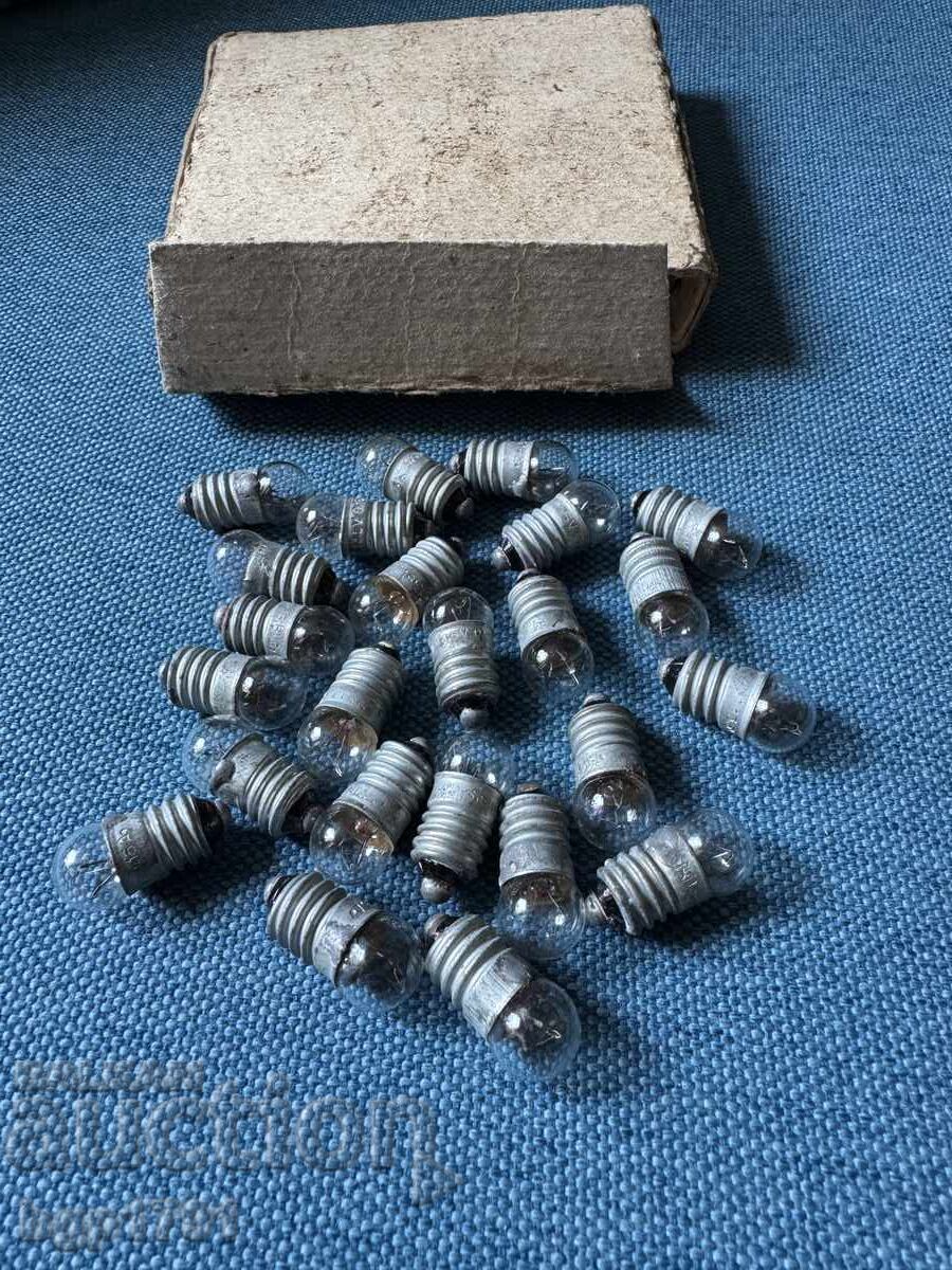 24 bucăți becuri de la Soc, 3,5 V
