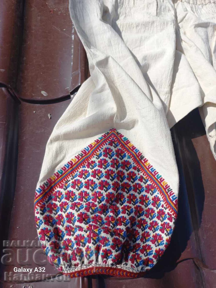 Delivery of OLD EMBROIDERED WOMEN'S TROUSERS COSTUME