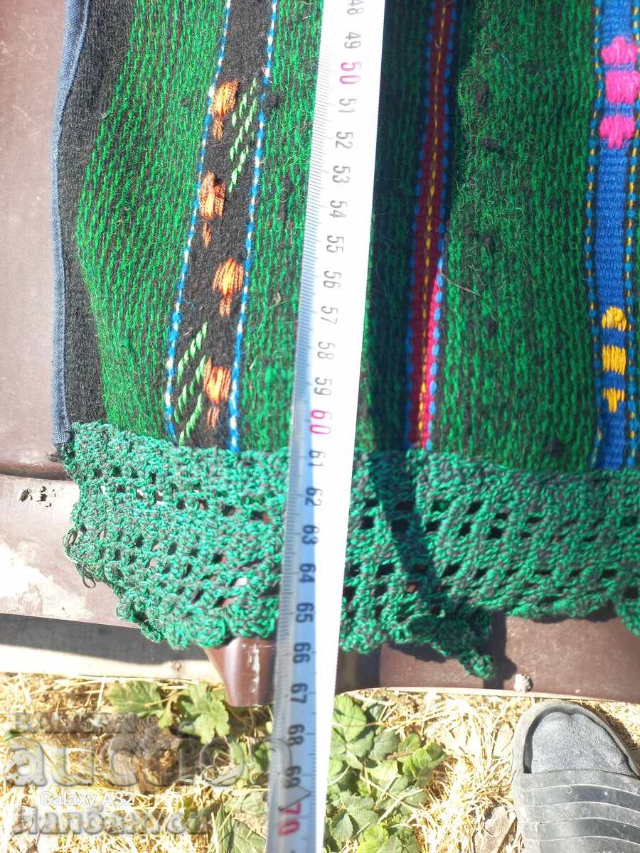 PRESTILĂ HAND-ȚESUTĂ VECHE COSTUM POPULAR cu preț 200.00 BGN | € 102.26 PRESTILĂ HAND-ȚESUTĂ VECHE COSTUM POPULAR cu preț 200.00 BGN | € 102.26