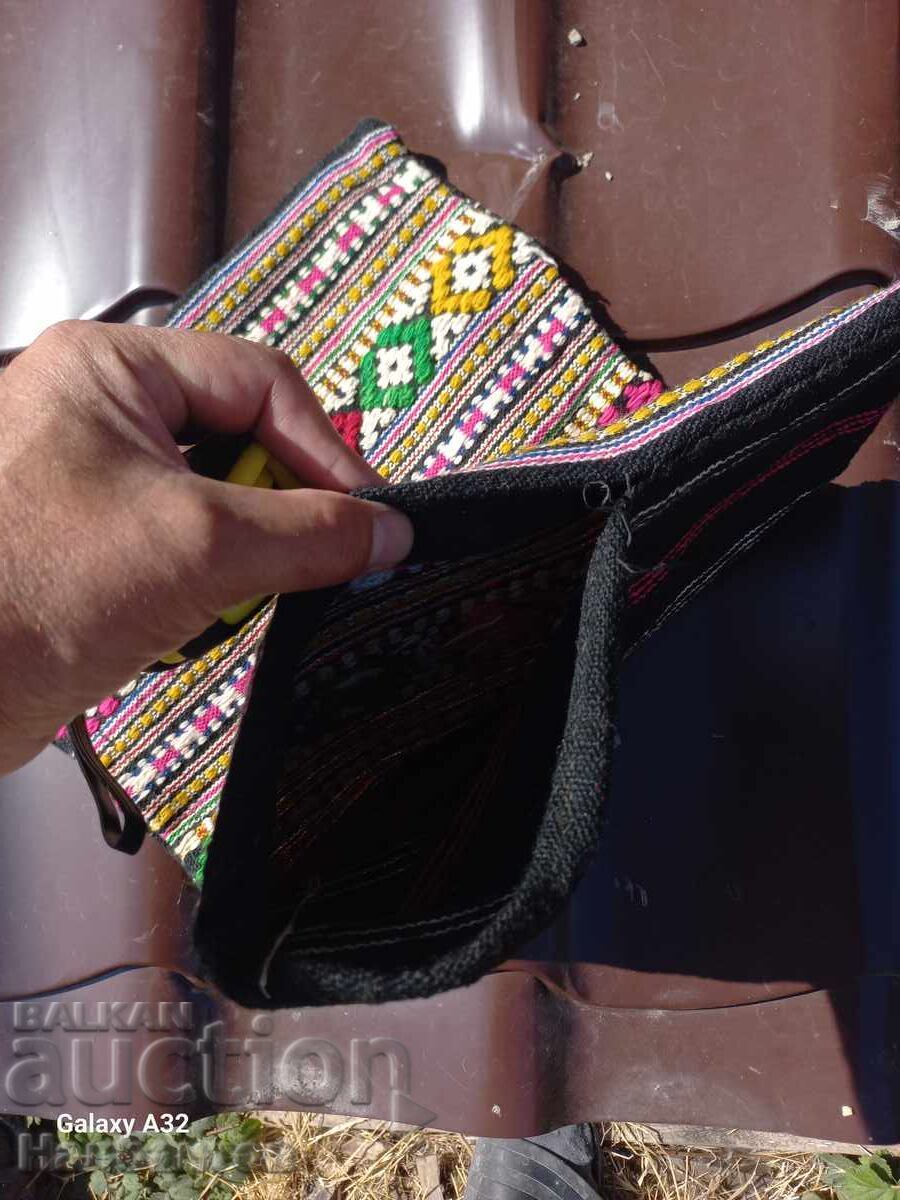 Delivery of OLD HAND-EMBROIDERED PILLOWCASE, COSTUME Delivery of OLD HAND-EMBROIDERED PILLOWCASE, COSTUME