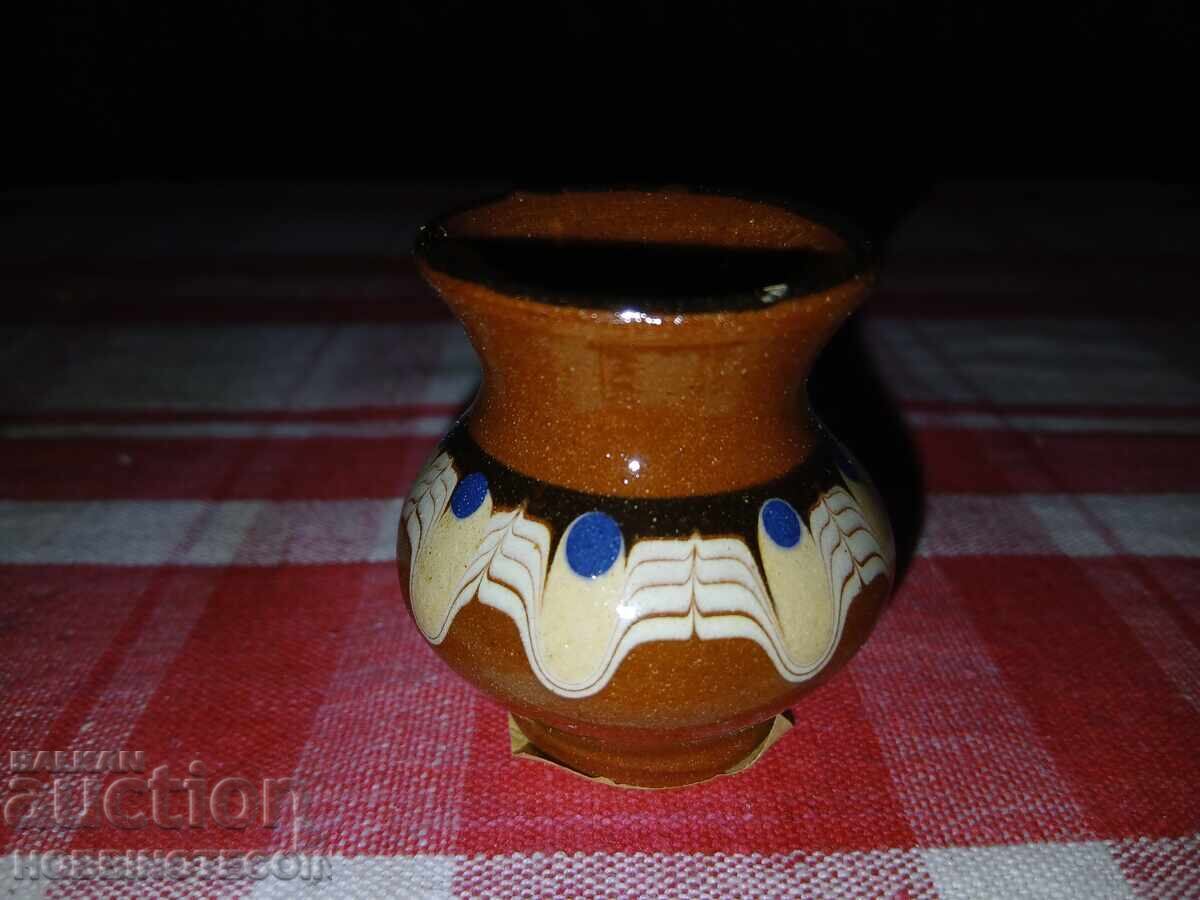 CERAMICĂ TROIANĂ NOUĂ, VAZĂ MICĂ, SCUNDĂ, DISPONIBILE APROXIMATIV 10 cu preț € 2.99 | 5.85 BGN CERAMICĂ TROIANĂ NOUĂ, VAZĂ MICĂ, SCUNDĂ, DISPONIBILE APROXIMATIV 10 cu preț € 2.99 | 5.85 BGN