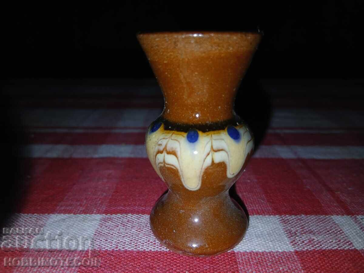 CERAMICĂ TROIANĂ - VAZĂ MICĂ NOUĂ - DISPONIBILE aprox. 30 buc cu preț 3.99 BGN | € 2.04