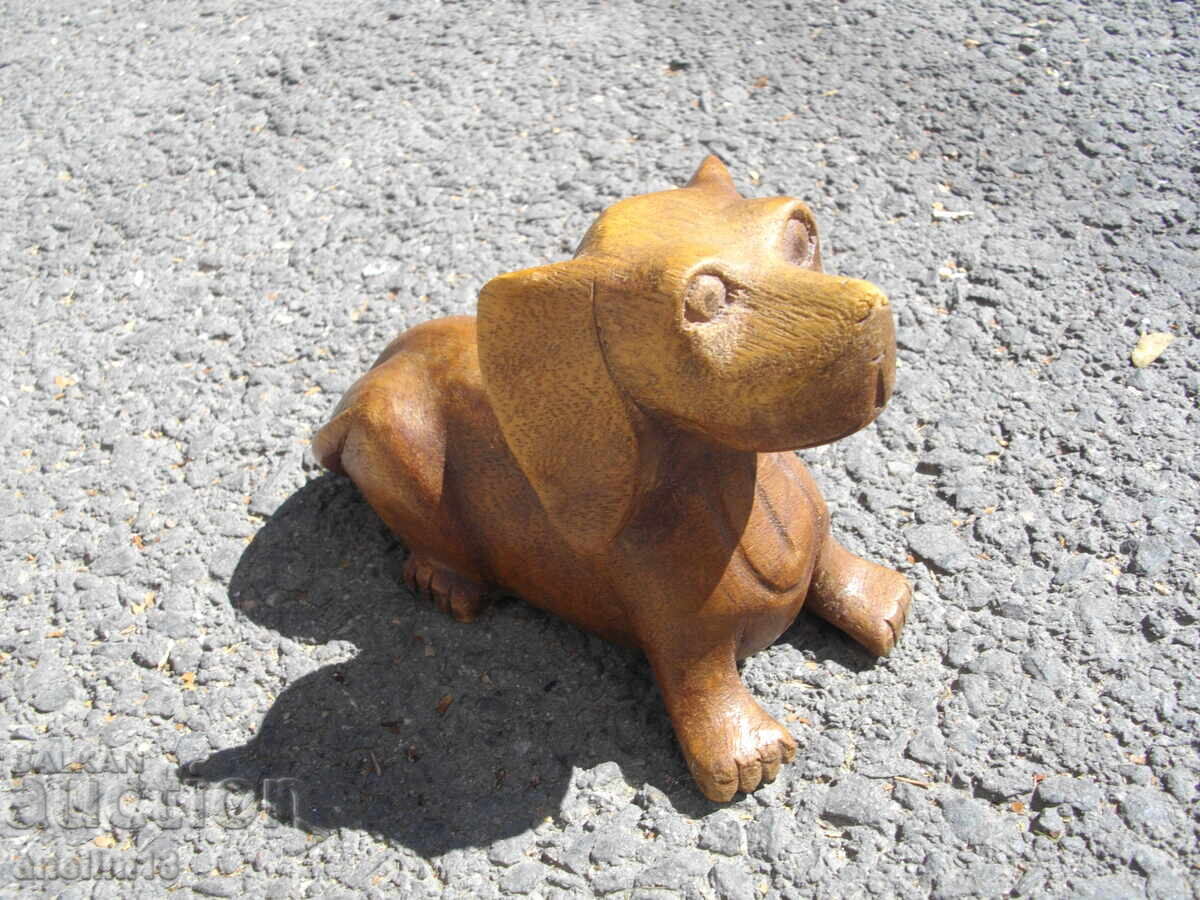 КОЛЕКЦИОНЕРСКА ФИГУРА ДЪРВОРЕЗБА КУЧЕ ДАКЕЛ