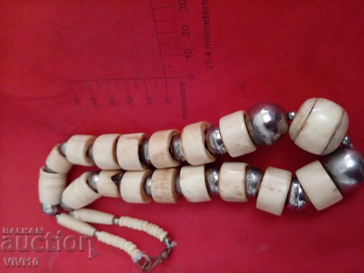 Αρχαίο κολιέ από κόκαλο με τιμή 50.00 BGN | € 25.56