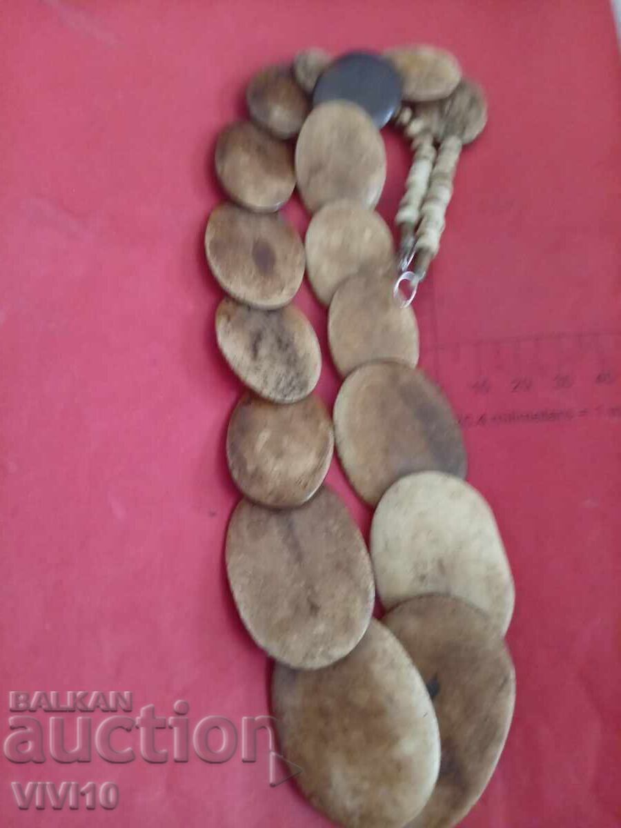 Старинно колие от кост с цена € 30.00 | 58.67 лв.