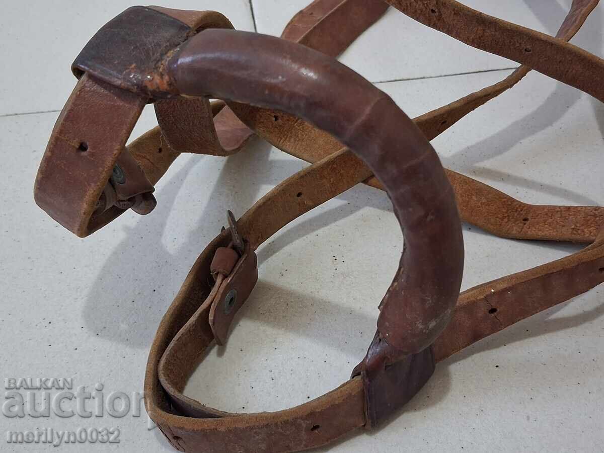 Delivery of Leather straps with handle for carrying folders, packages, bundles