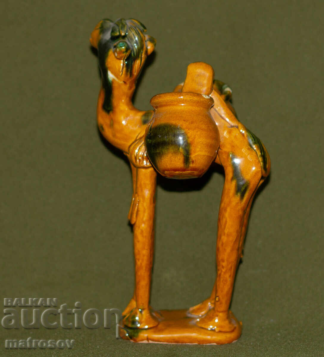 Delivery of Decorative ceramic camel figurine