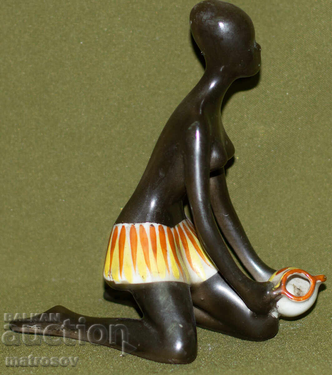 Доставка на Стара българска порцеланова фигурка на жена , Изида