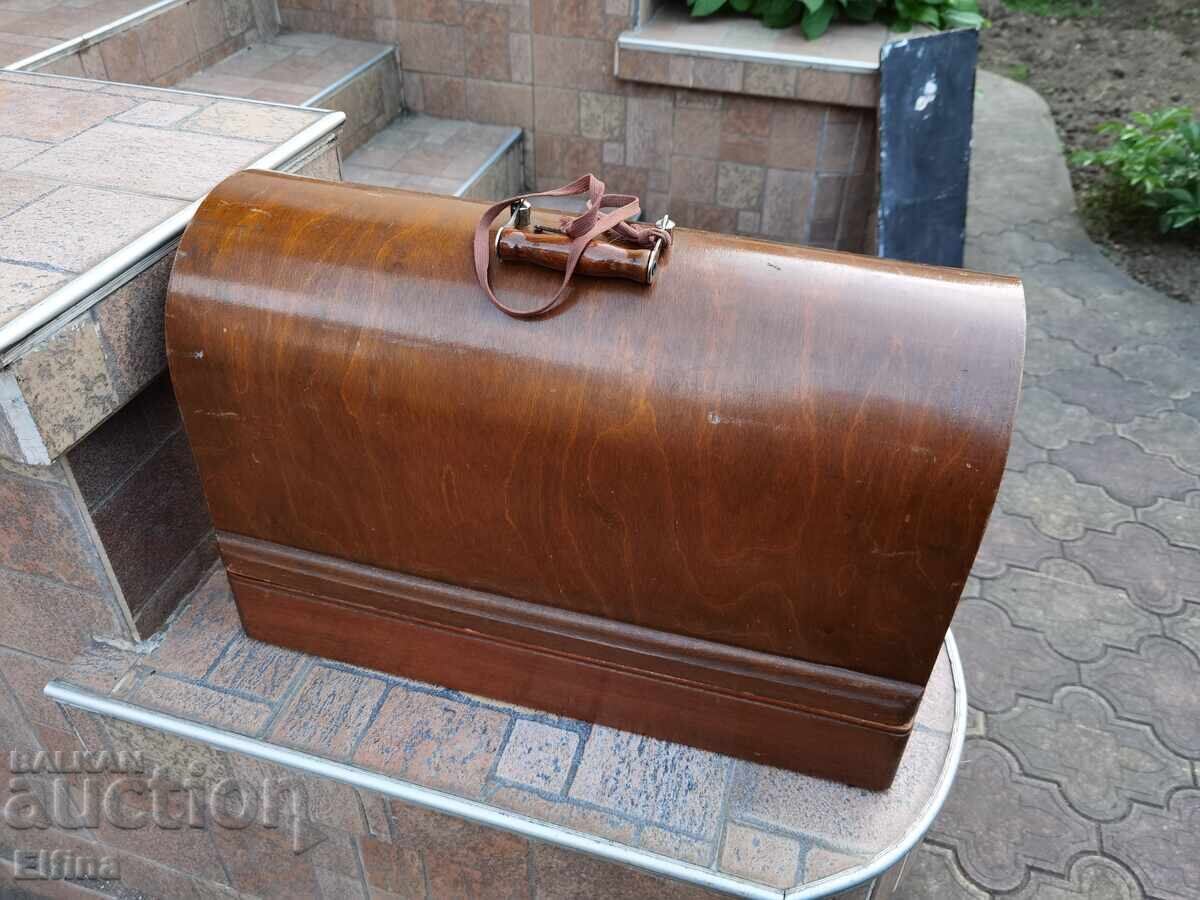 Russian sewing machine Podolsk 1-A (Singer 15 copy) - 1951 - 6