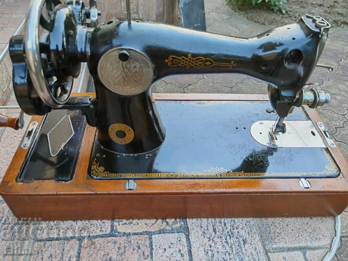 Ρωσική ραπτομηχανή Podolsk 1-Α (αντίγραφο Singer 15) – 1951