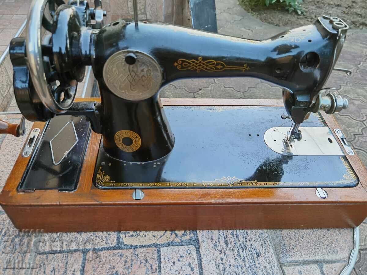 Ρωσική ραπτομηχανή Podolsk 1-Α (αντίγραφο Singer 15) – 1951