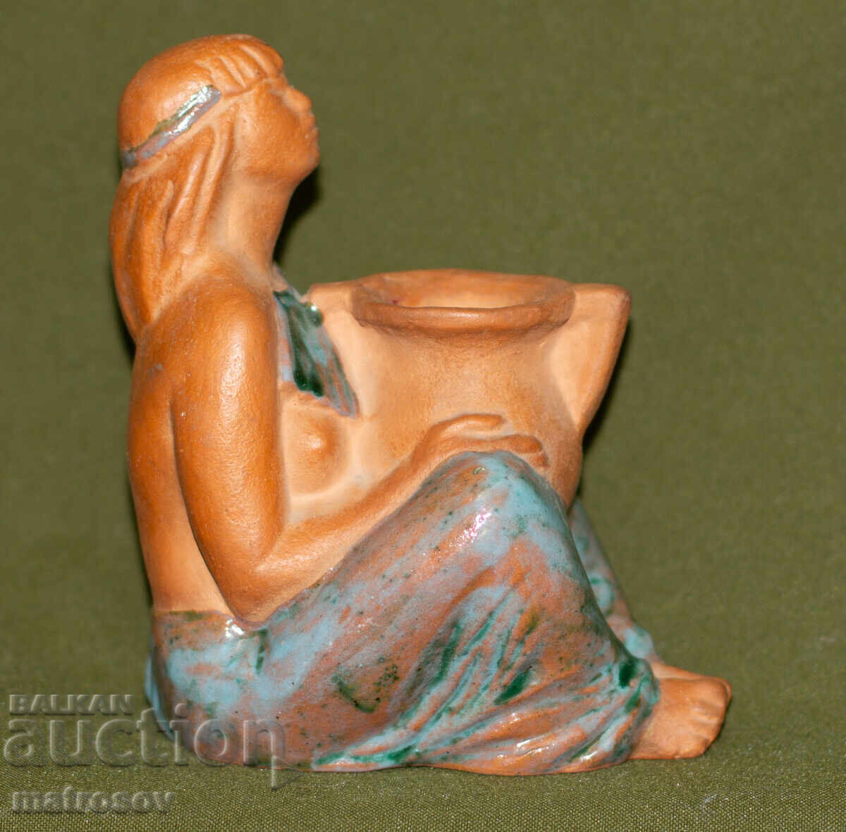 Декоративна керамична фигурка на жена с делва - 5