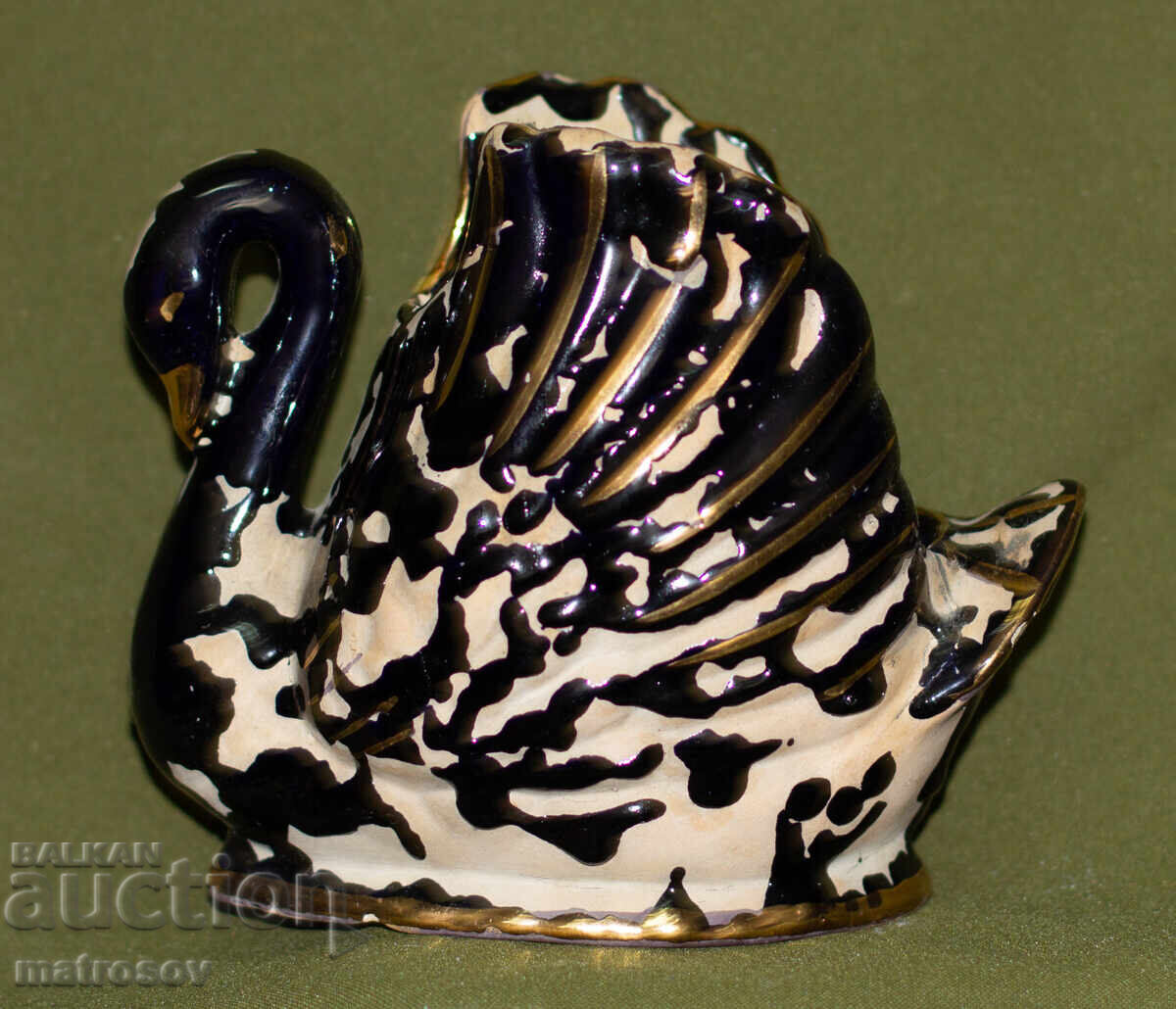 Διακοσμητικό κεραμικό ειδώλιο κύκνου με τιμή 180.00 BGN | € 92.03