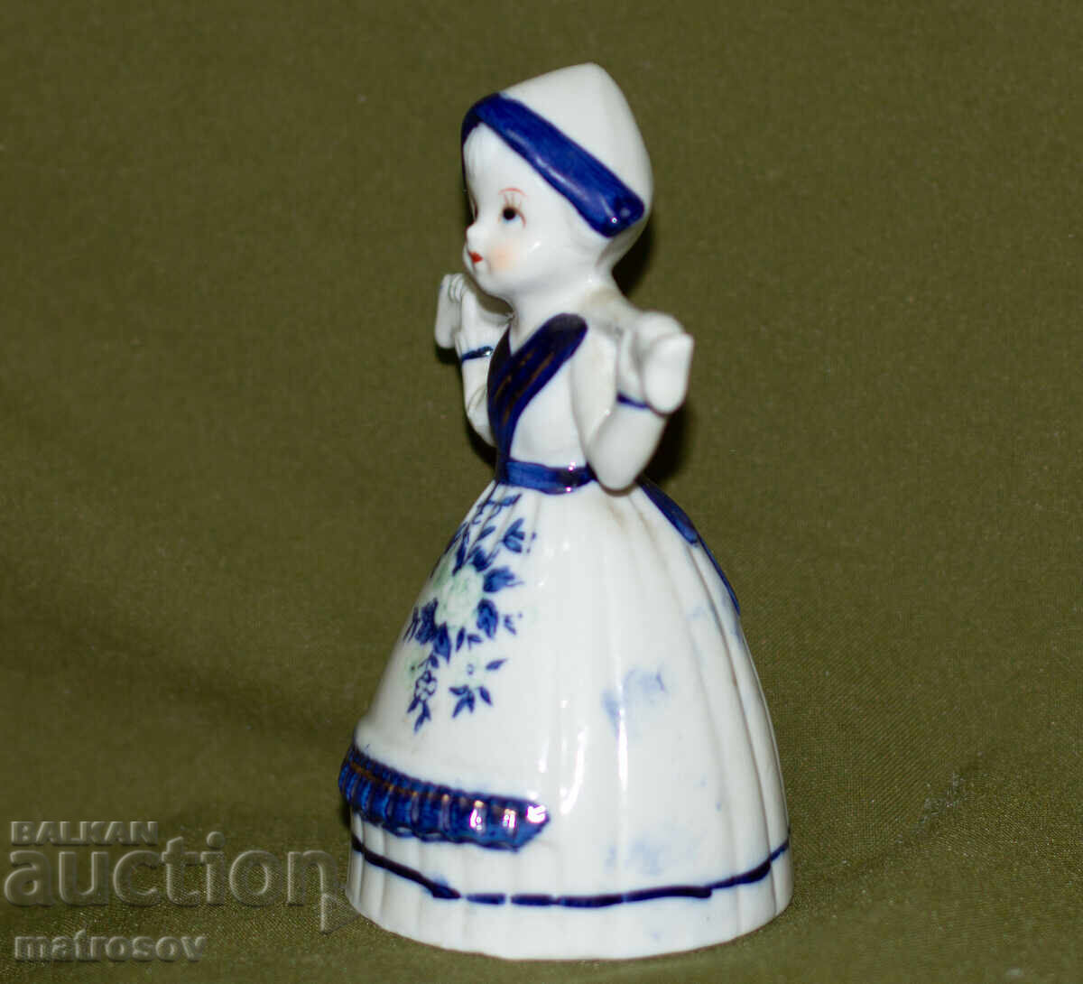 Аукцион Холандска порцеланова статуетка на момиче