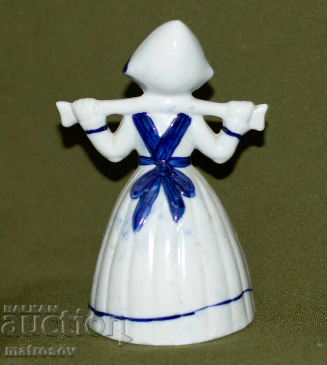 Доставка на Холандска порцеланова статуетка на момиче