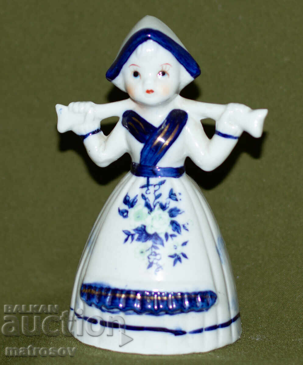 Холандска порцеланова статуетка на момиче