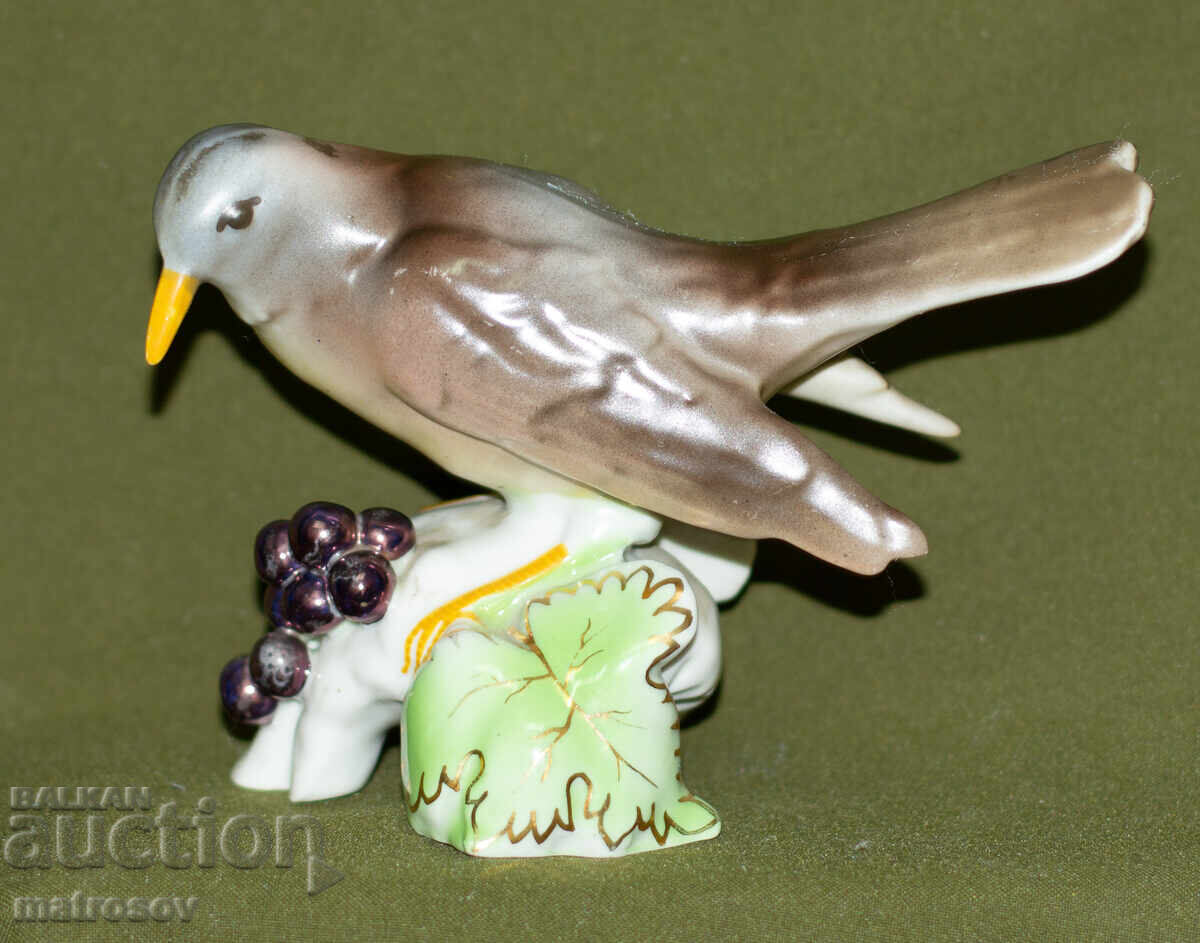 Decorative porcelain figurine, bird with price 150.00 BGN | € 76.69