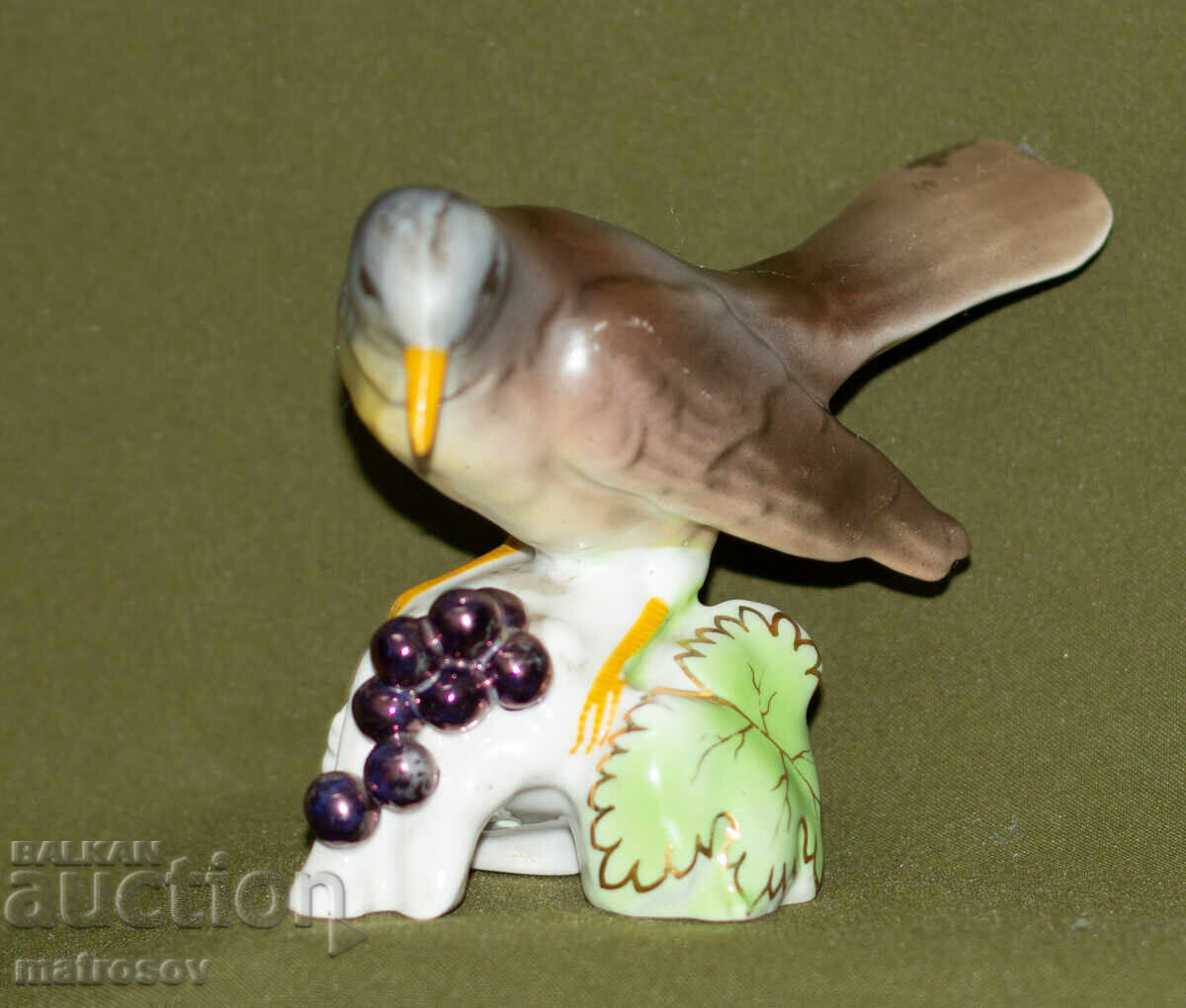 Decorative porcelain figurine, bird