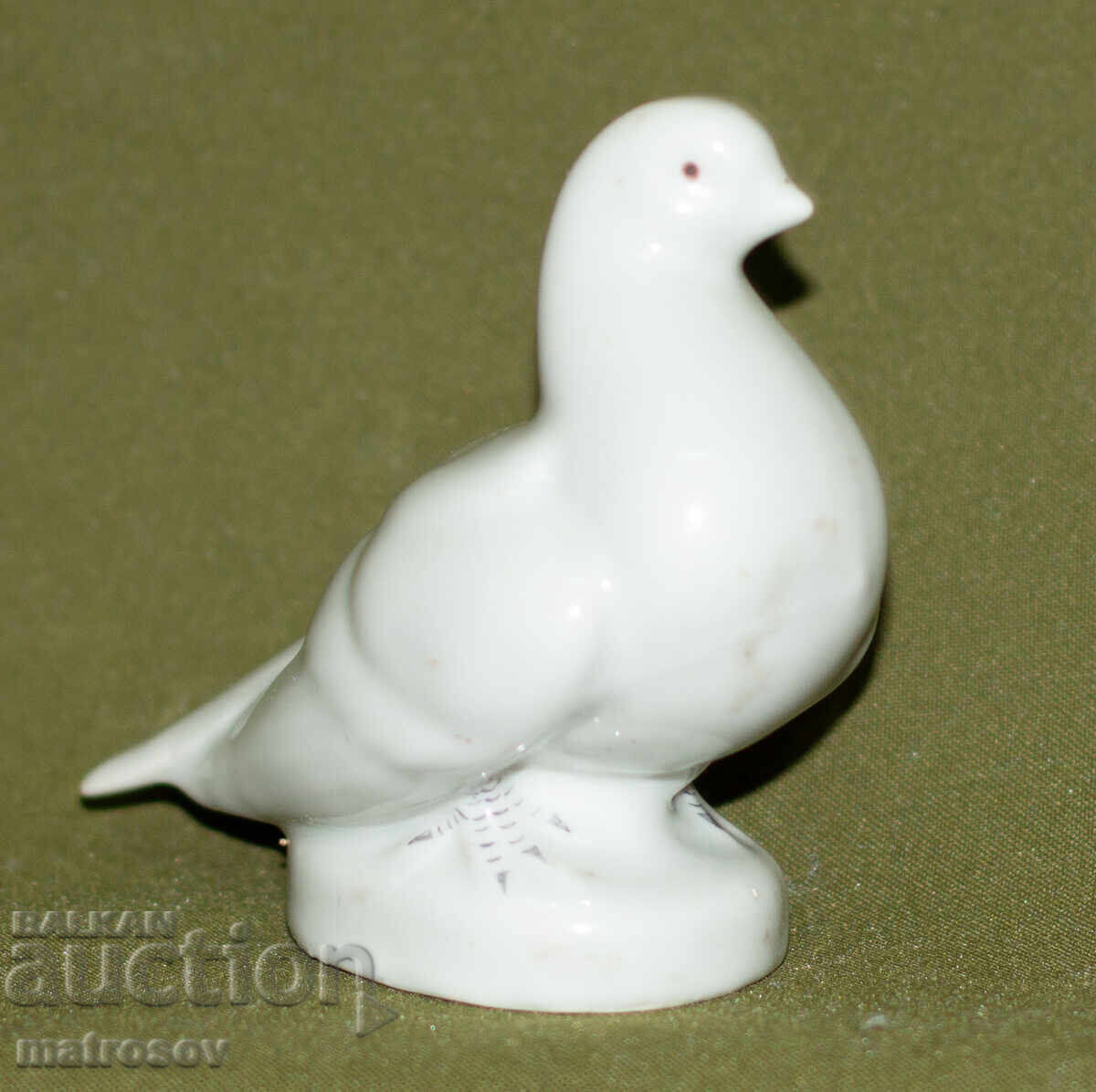Decorative porcelain figurine, white dove with price 100.00 BGN | € 51.13