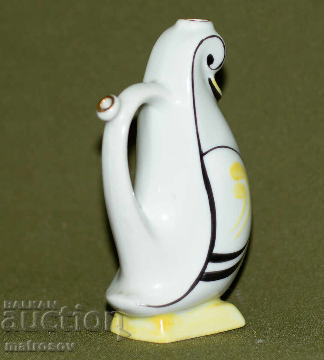 Доставка на Българска декоративна порцеланова фигурка на пате